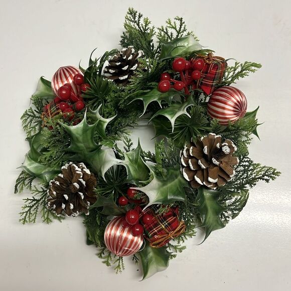 Metal Vintage Candlestick Holder Glass Etched Votive with Christmas Floral Ring - Picture 8 of 14